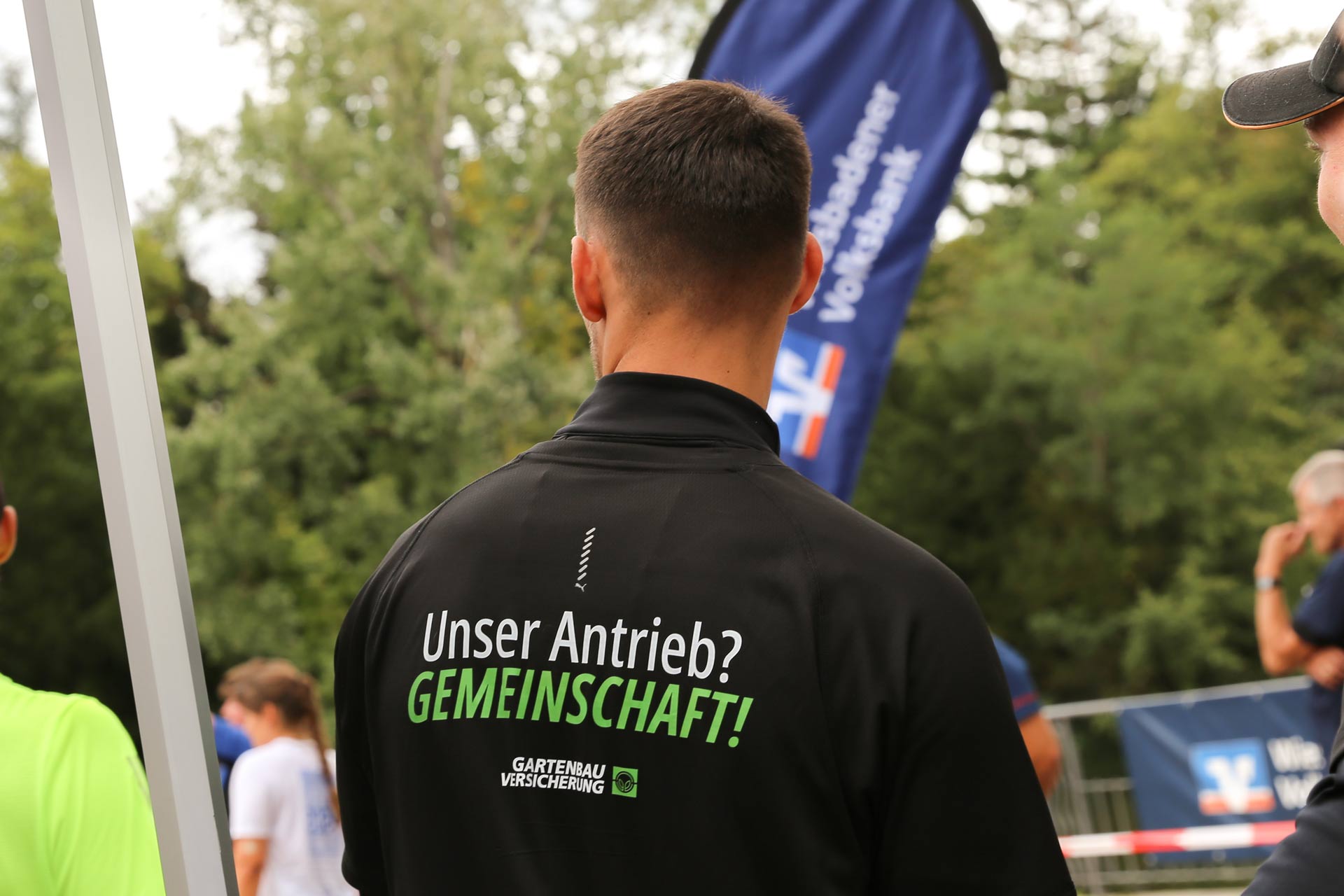 Unser Antrieb? GEMEINSCHAFT! Team Gartenbau-Versicherung auf dem WISPO 25-Stunden-Lauf